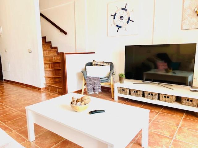 Apartamentos Vista Marina - El Medano ภายนอก รูปภาพ